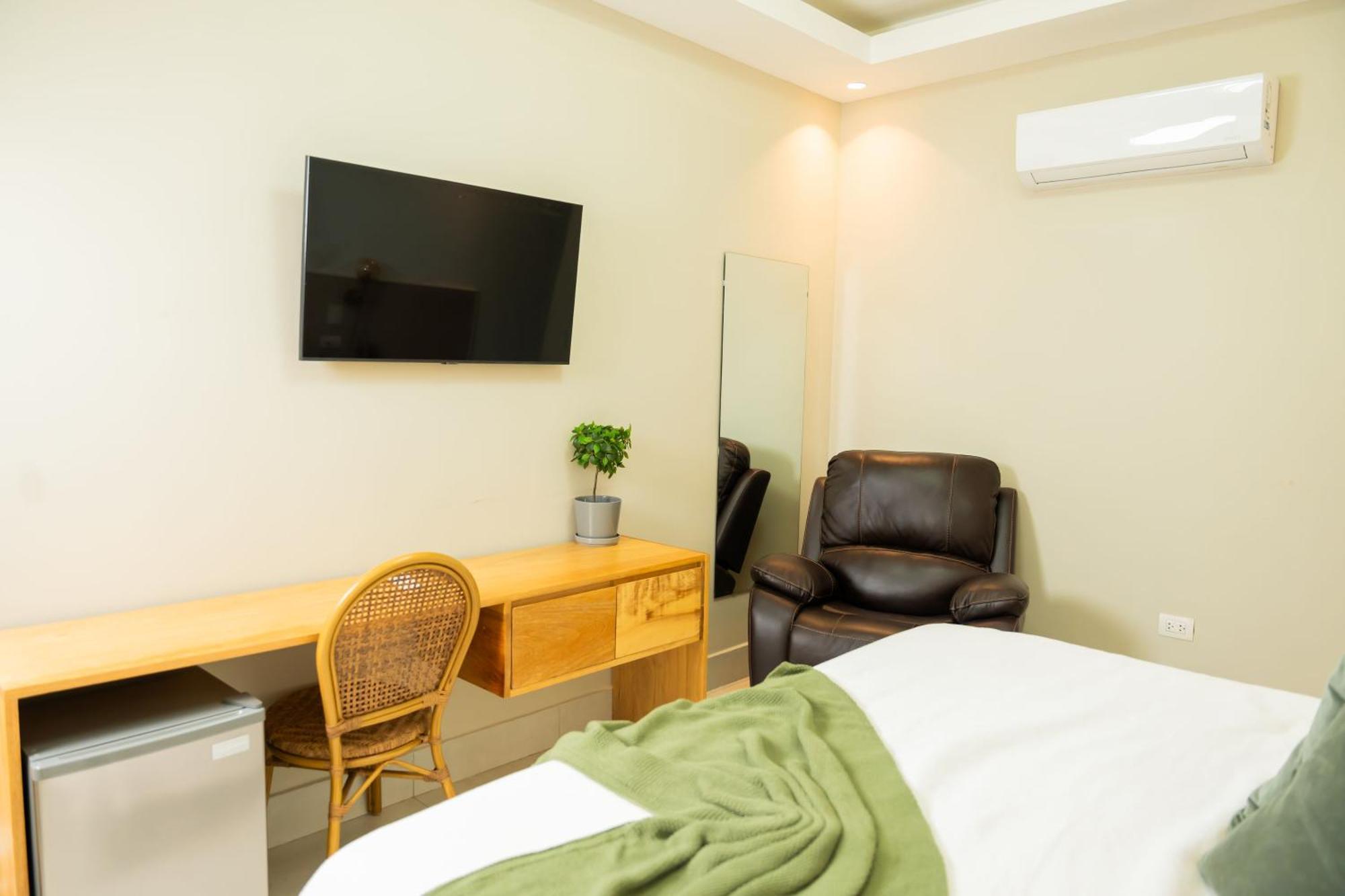 Hotel Stay Here Suites Santo Domingo Buitenkant foto