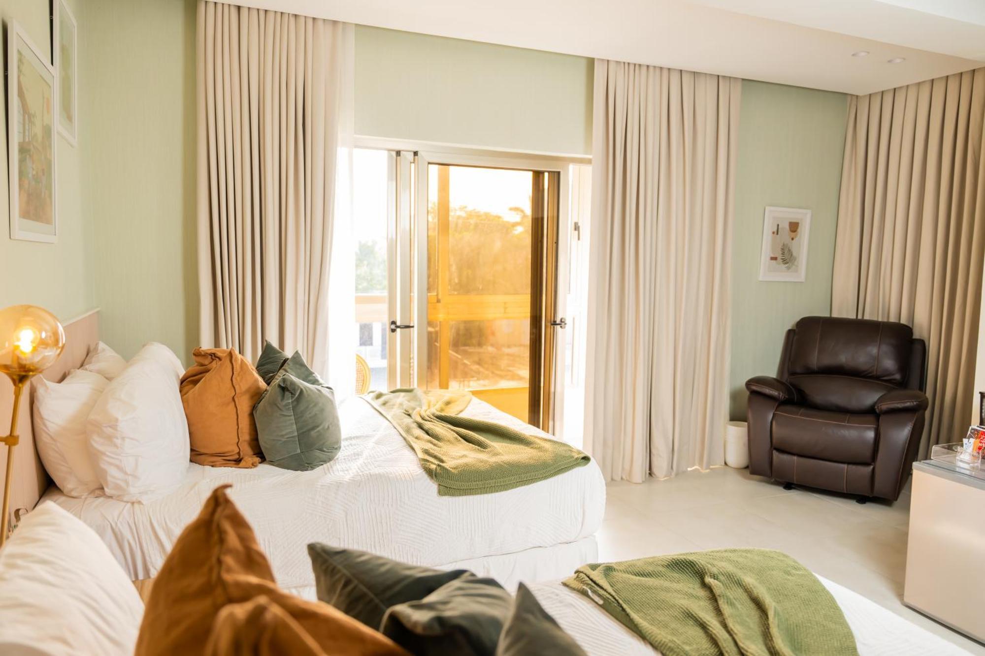 Hotel Stay Here Suites Santo Domingo Buitenkant foto